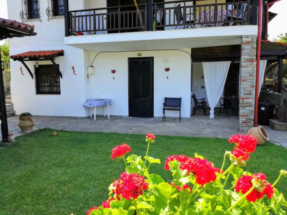 Jenny'S Garden Apartment Vourvourou Exterior photo